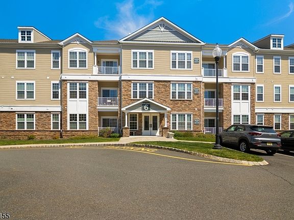 2nd image of 6102 Veterans Dr BLDG 6 #102