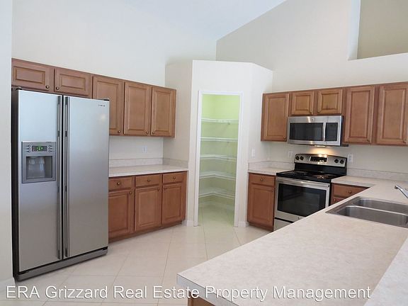 5th image of 293 Bent Oak Ct