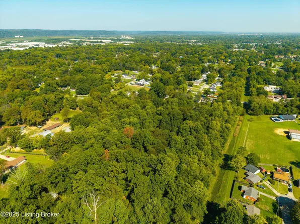 7393 Maurer Ln, Louisville, KY 40258