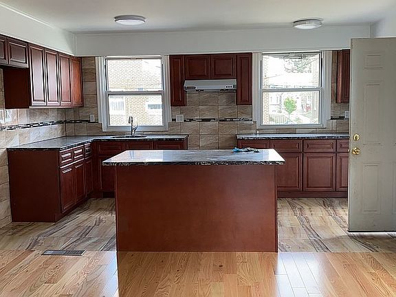 3rd image of 1139 Kerper St