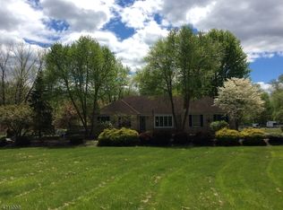 85 Grayrock Rd, Clinton, NJ 08809