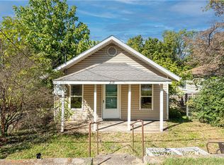 219 S Willow Ave, Fayetteville, AR 72701