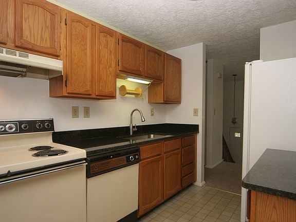 5th image of 10112 Tobacco Leaf Ln