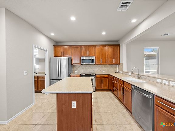 4th image of 147 Prairie Creek Trl