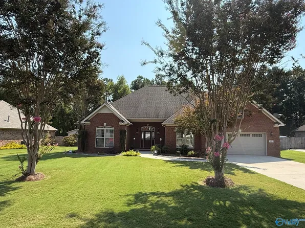 41 Derby Dr, Decatur, AL 35603