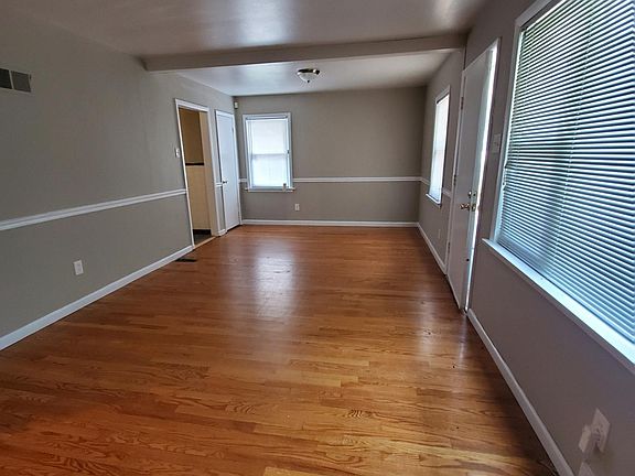 2nd image of 5918 Sheriton Dr