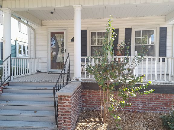 2nd image of 1118 N Elmwood Ave