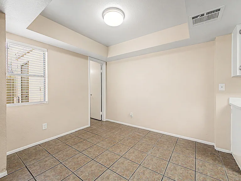 5847 N 48th Dr — Photo 13