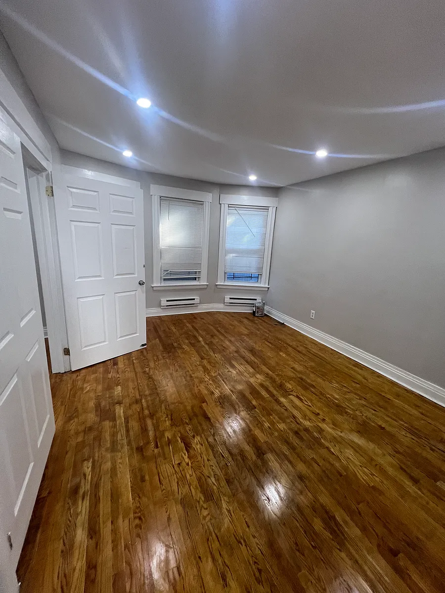 Photo 2 of 10 - 531 Stuyvesant Ave #1 - Irvington, NJ Building Photo - 531 Stuyvesant Ave #1