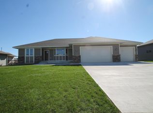 1755 Wood Duck Ln, Owatonna, MN 55060