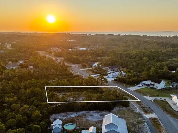 267 Ridgecrest Pkwy, Eastpoint, FL 32328