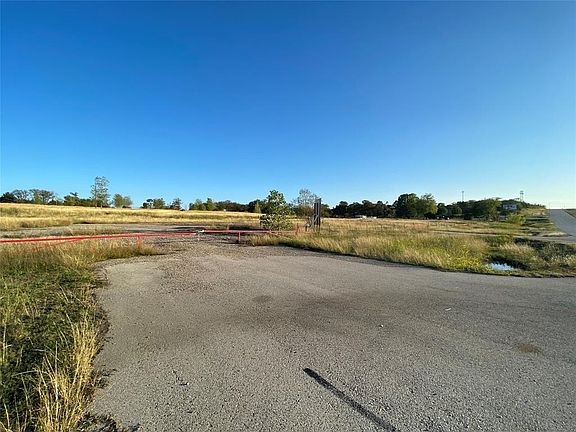 2nd image of 24240 N Interstate Highway 35 Hwy #35