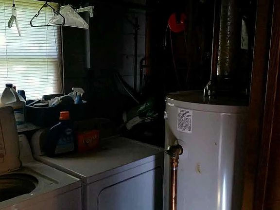 4th image of 8561 Saratoga Dr