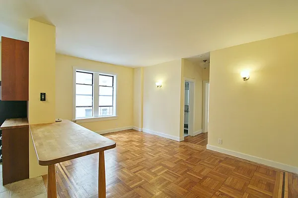 Rented by Julianna Realty Corp | media 27