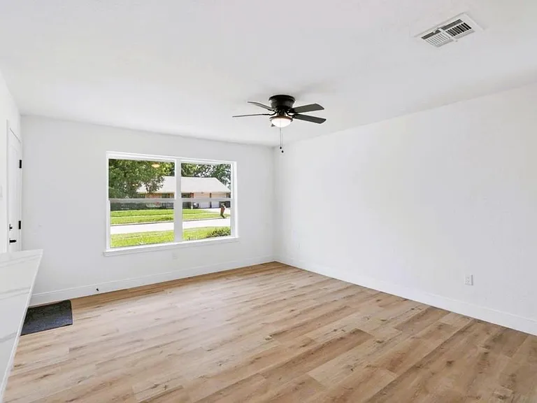 9623 Seeker St — Photo 6