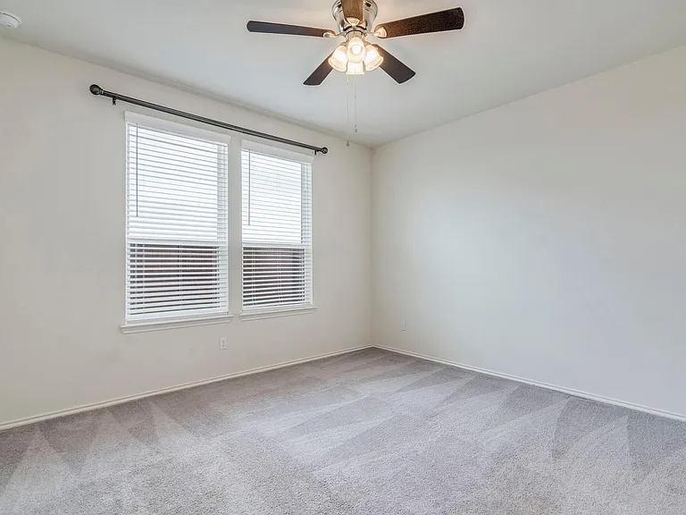 790 Pepperbark Loop — Photo 8