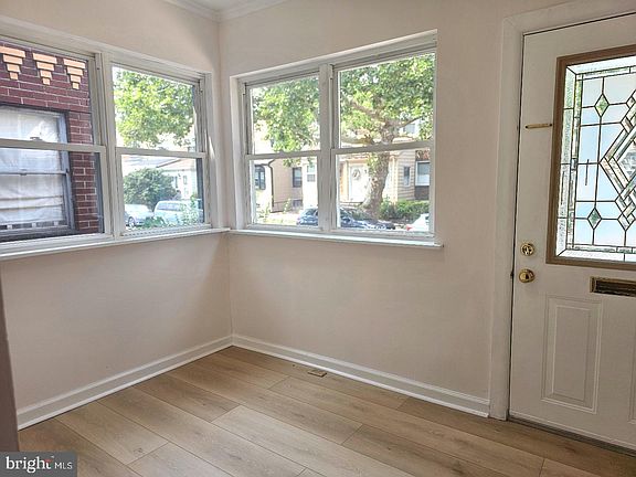 4th image of 1024 Johnston St