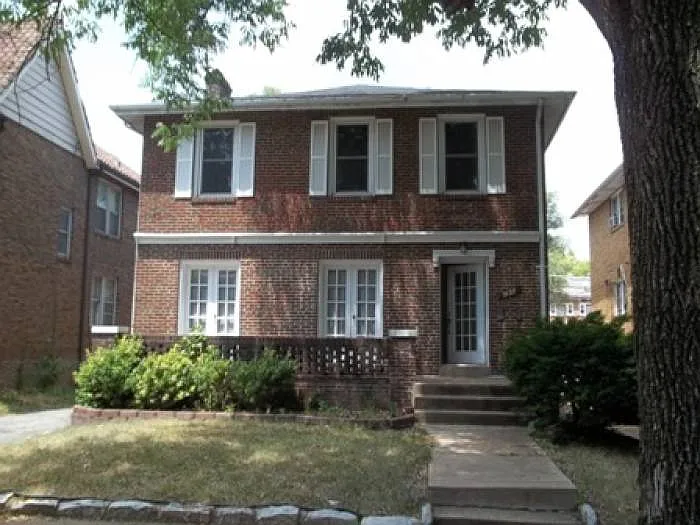 7137 Dartmouth Ave photo 1