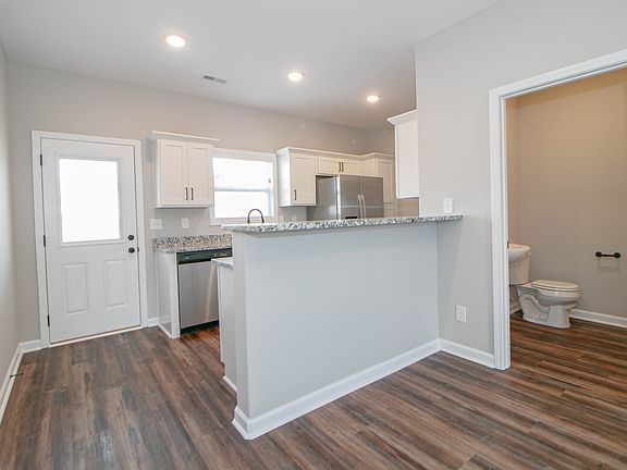 3rd image of 1115 Hillwood Dr