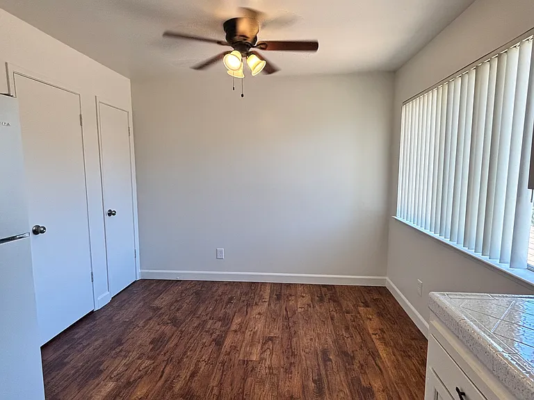 Driftwood Apartments — Photo 16