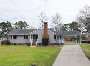 1860 Riverside Ln, Lumberton, NC 28358