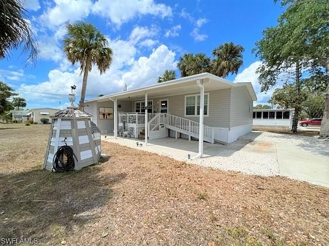 1st image of 27488 Bourbonniere DR