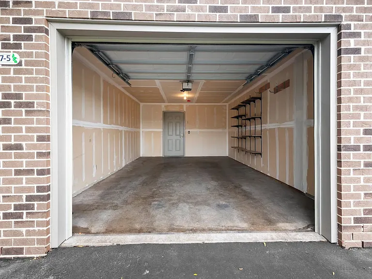 Tamarack Gardens-Fox Hills Apartments LLC — Photo 11