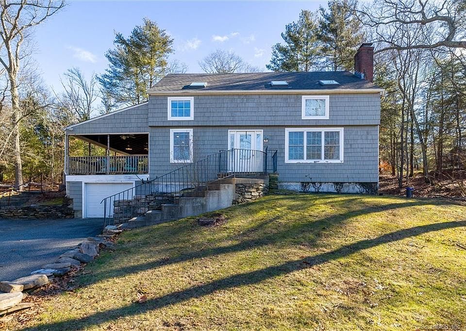 678 Squaw Rock Rd, Moosup, CT 06354 Zillow