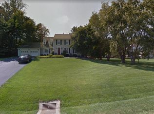 7404 Rocky Ravine Dr, Fairfax Station, VA 22039