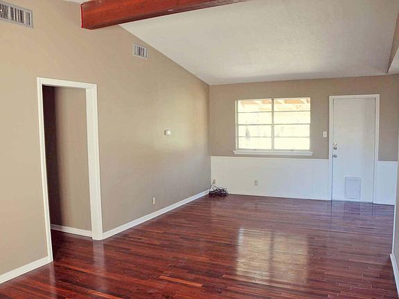 3rd image of 8522 Bradford Dr