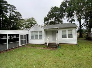 116 Latham Dr, Newport News, VA 23605