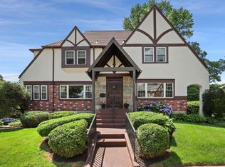 10 Green Pl, New Rochelle, NY 10801