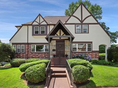10 Green Pl, New Rochelle, NY, 10801
