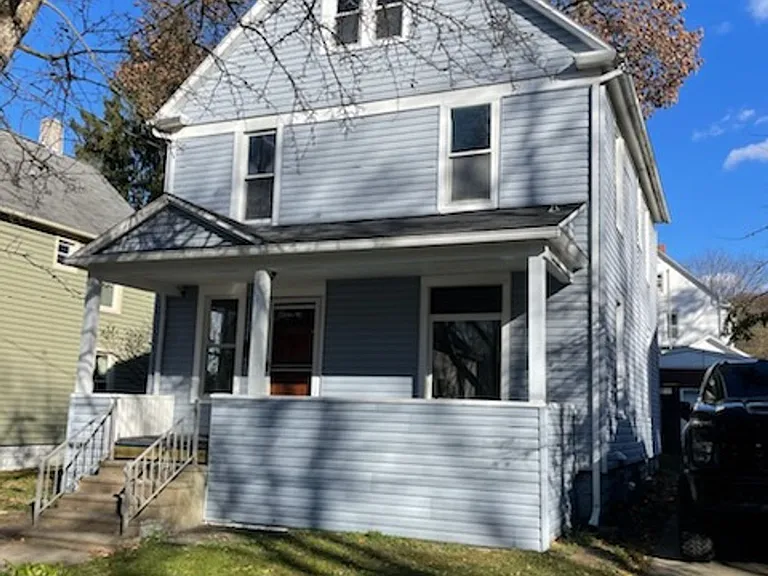 15 Duane Ave — Photo 1