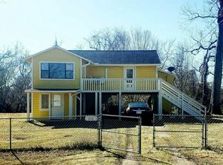 246 Creekside Dr, Holiday Lakes, TX 77515