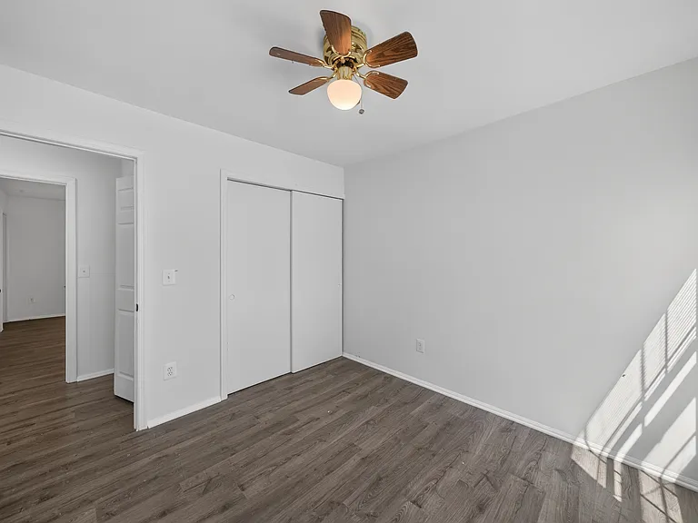 8 Worthington Ct — Photo 23