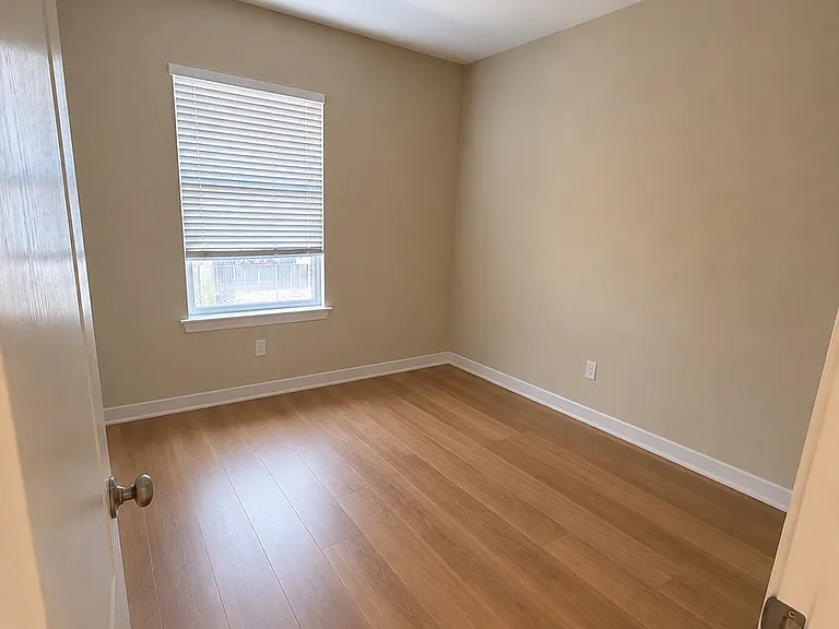 1826 Wycliffe Ln — Photo 7