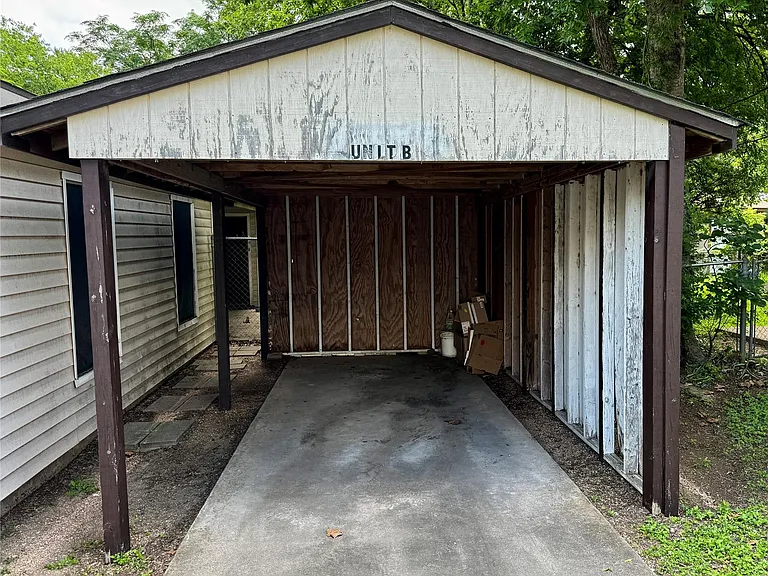 8013 Lazy Ln #B — Photo 13