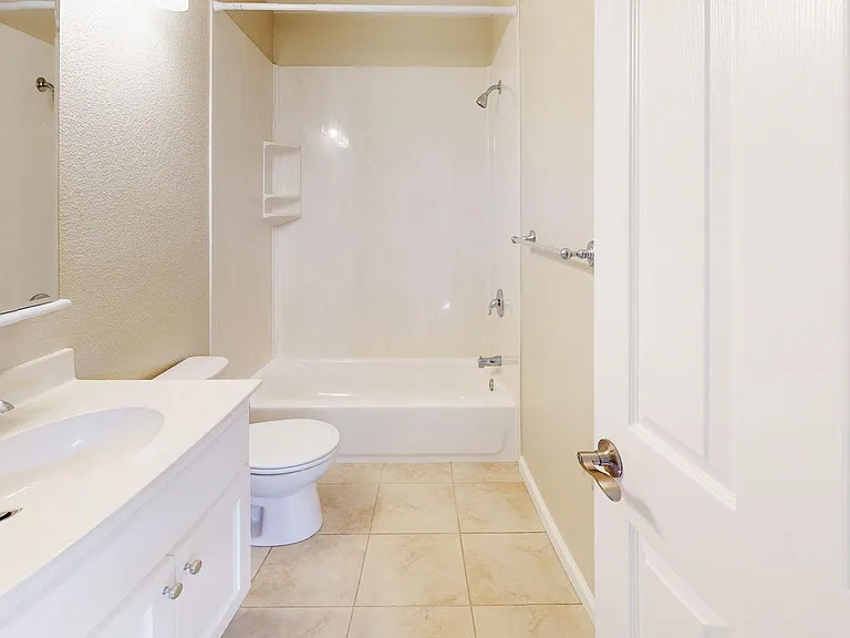 225 Leafwood Ct — Photo 13