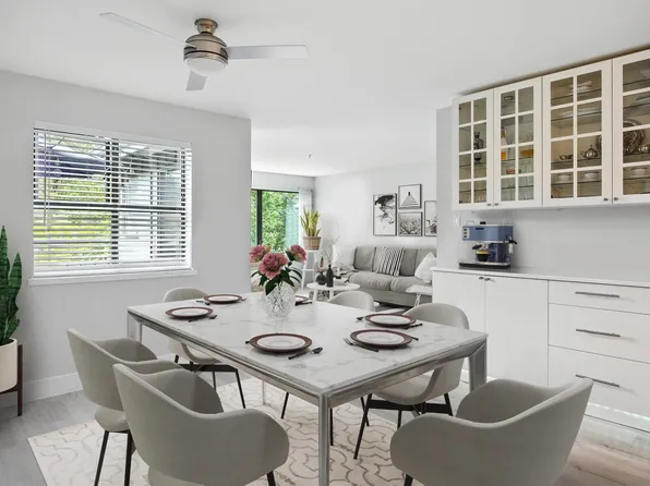 225 Newport Dr #404, Pt Moody, BC V3H 5C7