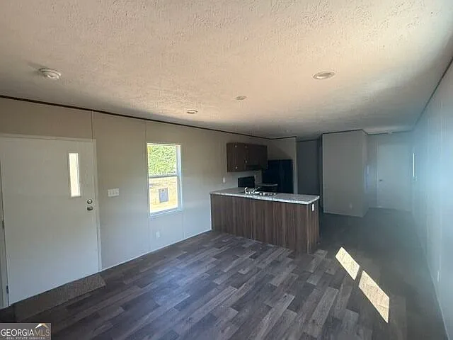 3 bed, 2.0 bath, 869 sqft, $1,800 — Photo 3