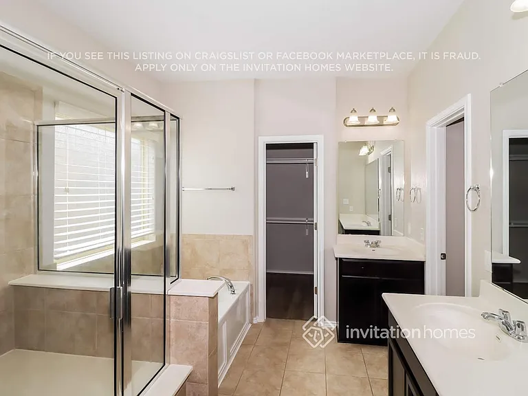 110 Camden Cv — Photo 11