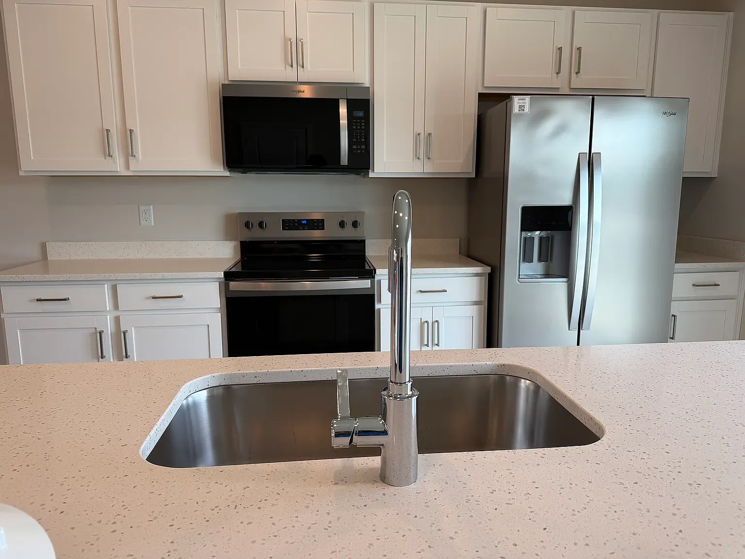 4 bed, 3.5 bath, 1889 sqft, $2,195 — Photo 2