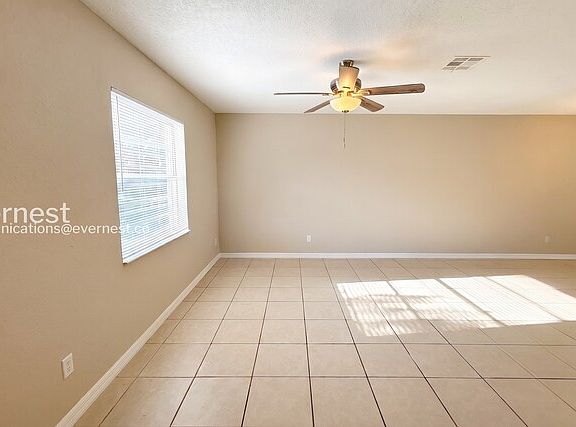 4th image of 3060 Saint Paul Dr