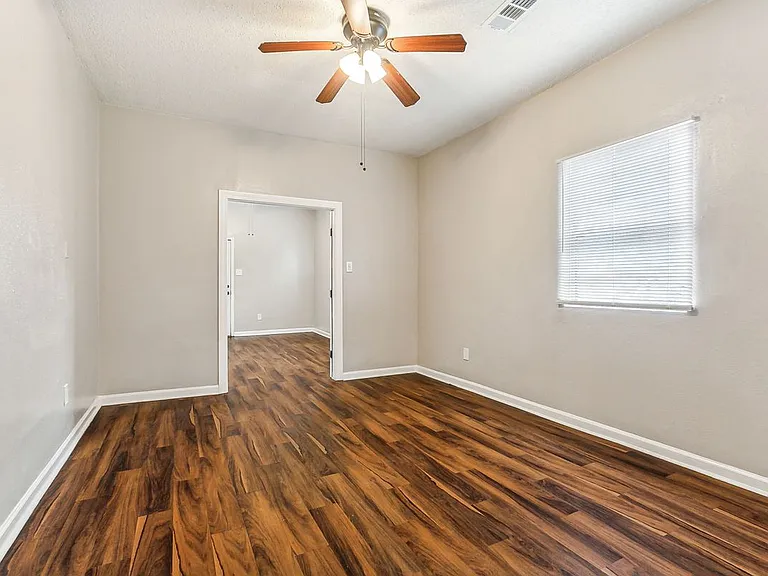 2562 N Galvez St — Photo 12