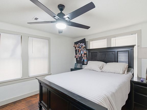 5th image of 320 N Park St
