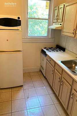 Rented by Sotheby's International Realty | media 8