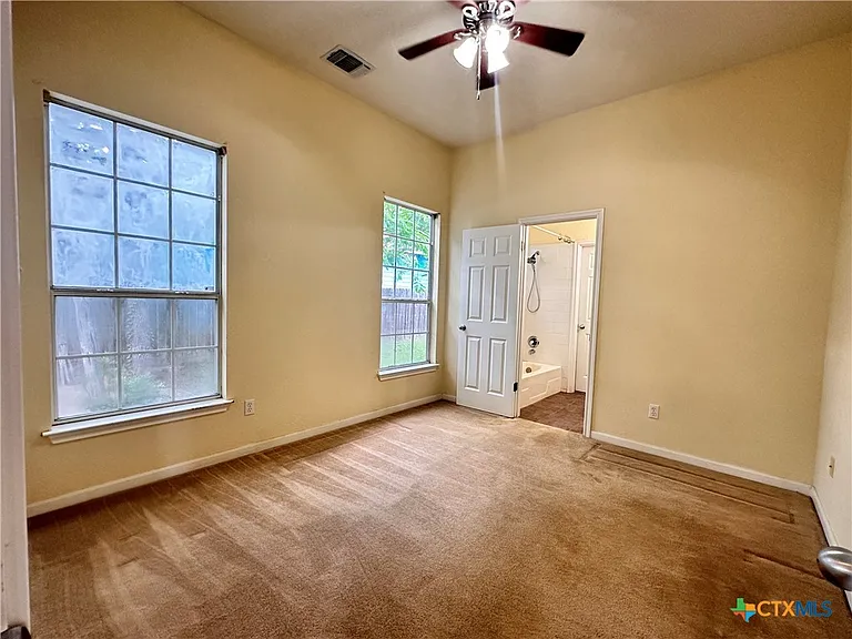 2050 Lisa Ln — Photo 12