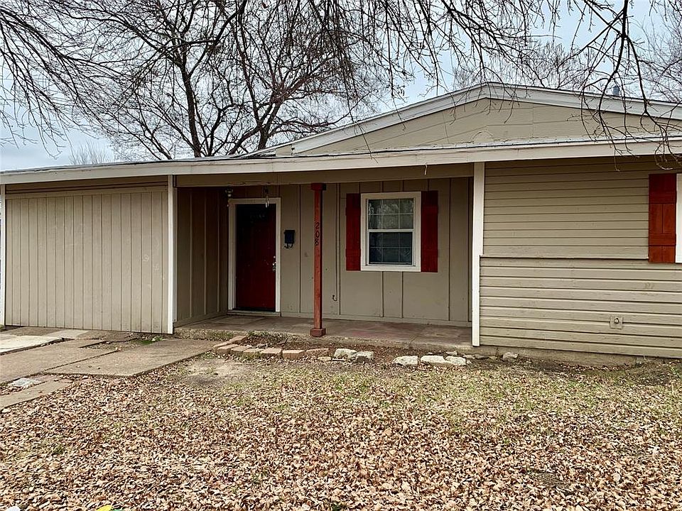 1st image of 208 Woodbridge Way