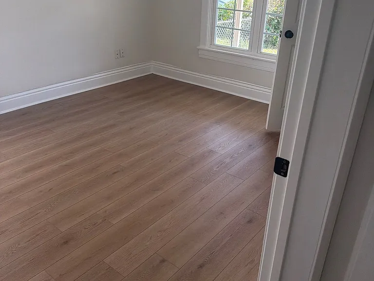 427 Montana Ave — Photo 6